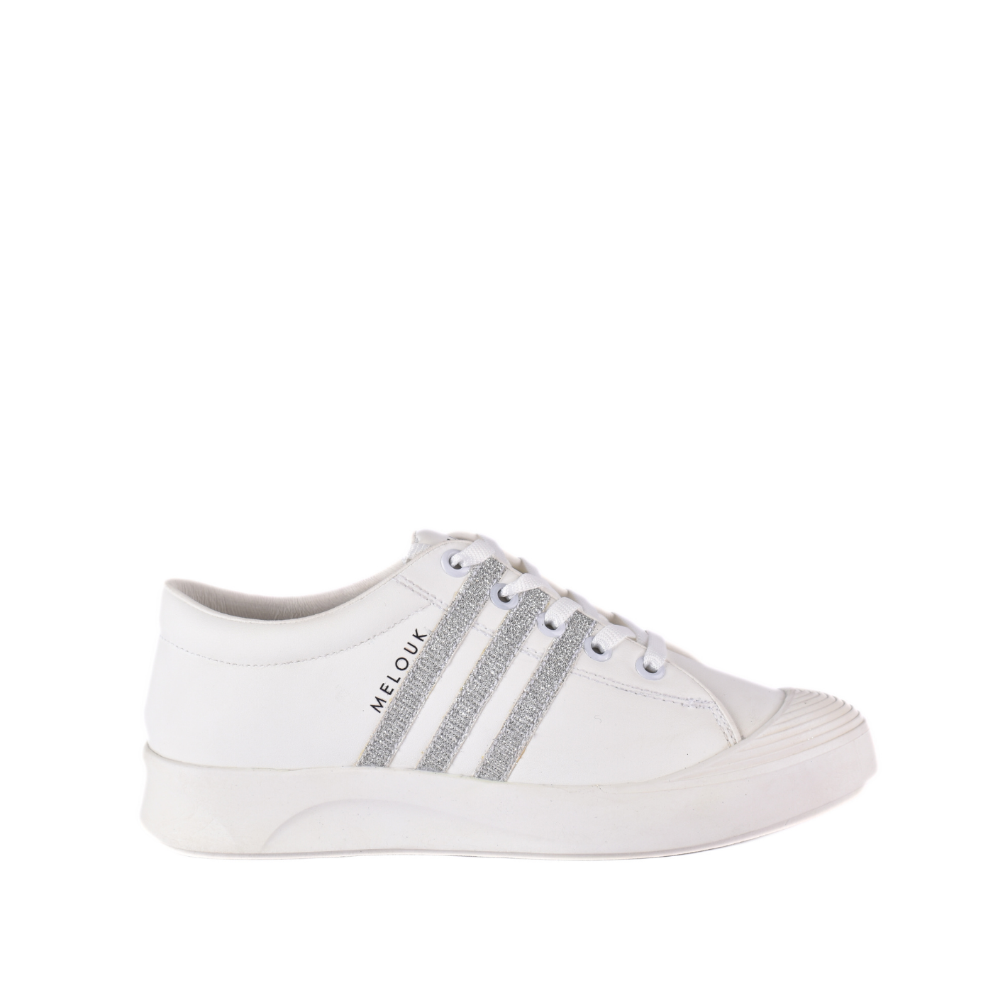 Fashionable Sneaker with Trims
