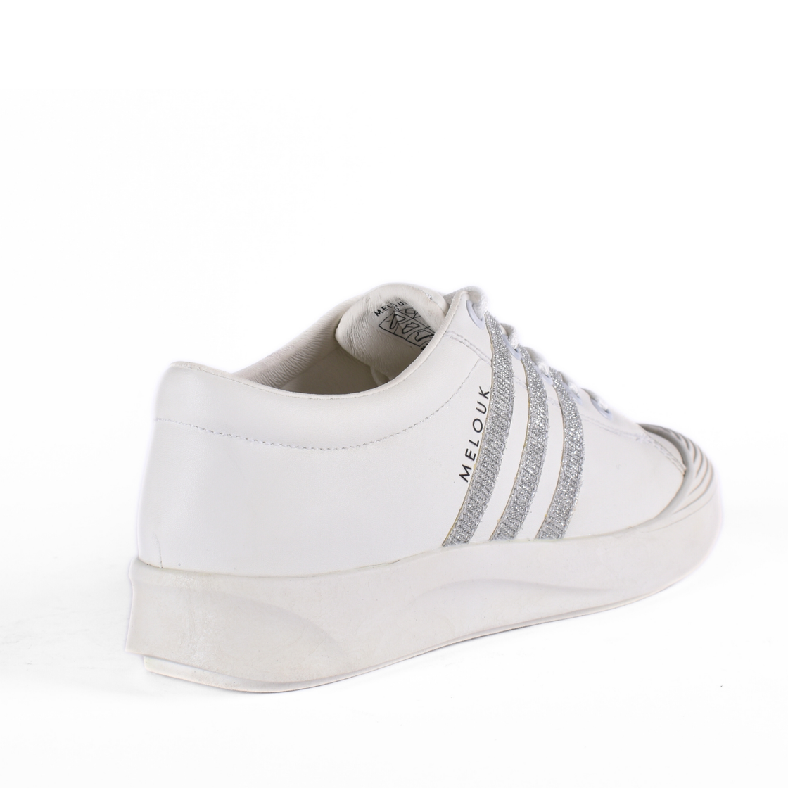 Fashionable Sneaker with Trims