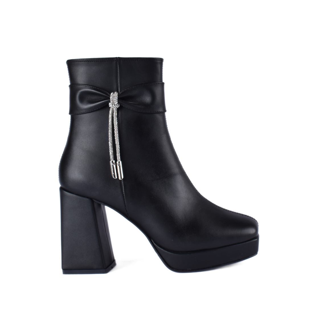 Simple Flat Leather Ankle Boot With Buckle