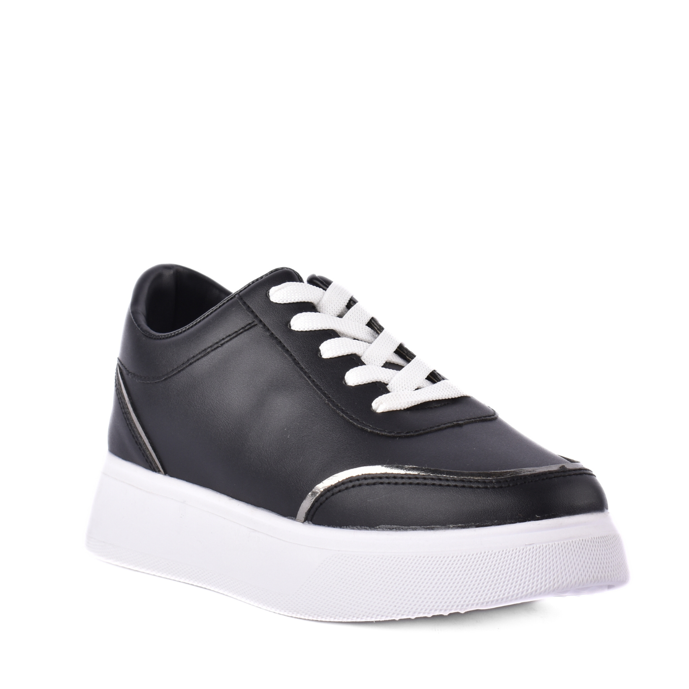 Fashionable Sneaker with Trims