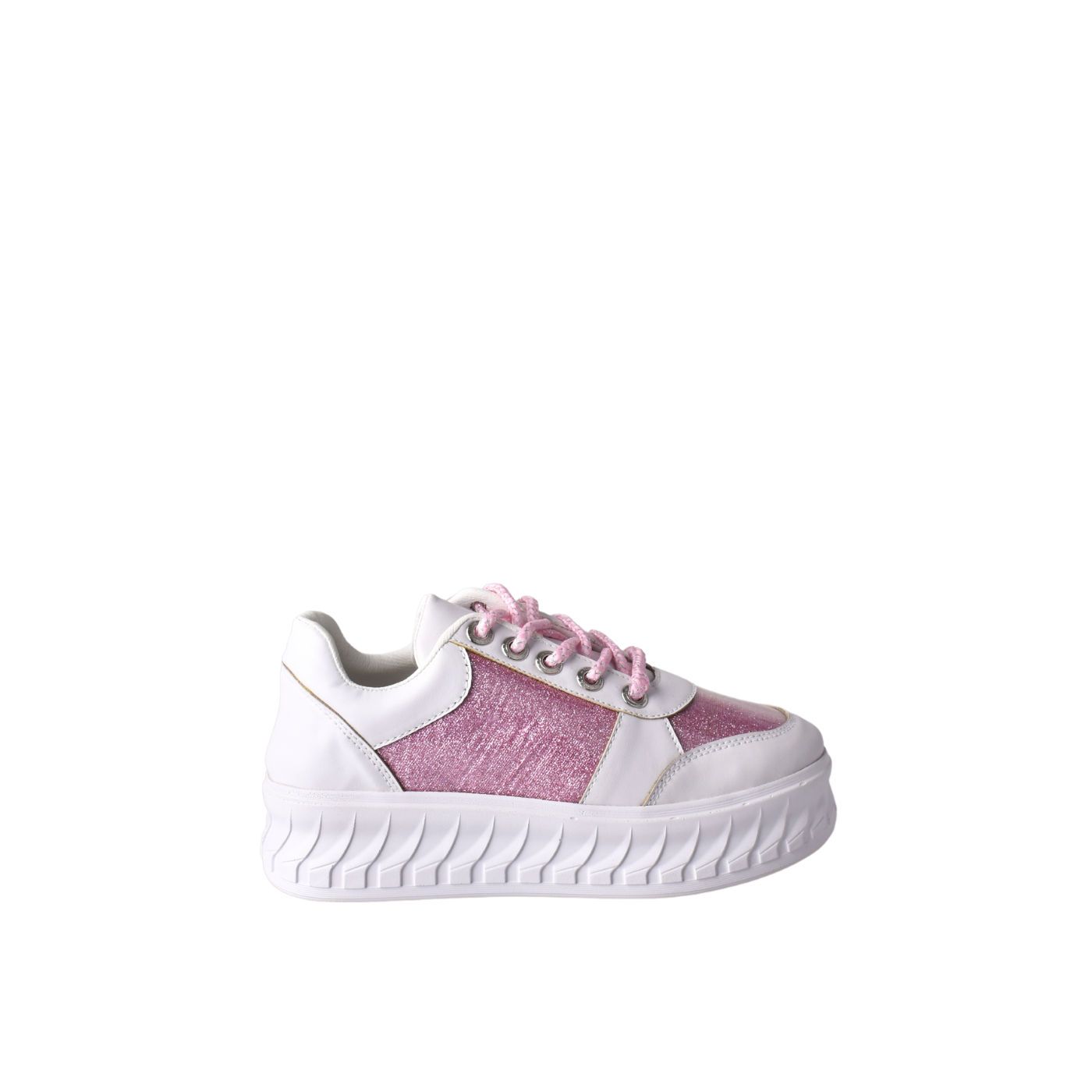 Fashionable Sneaker with Trims
