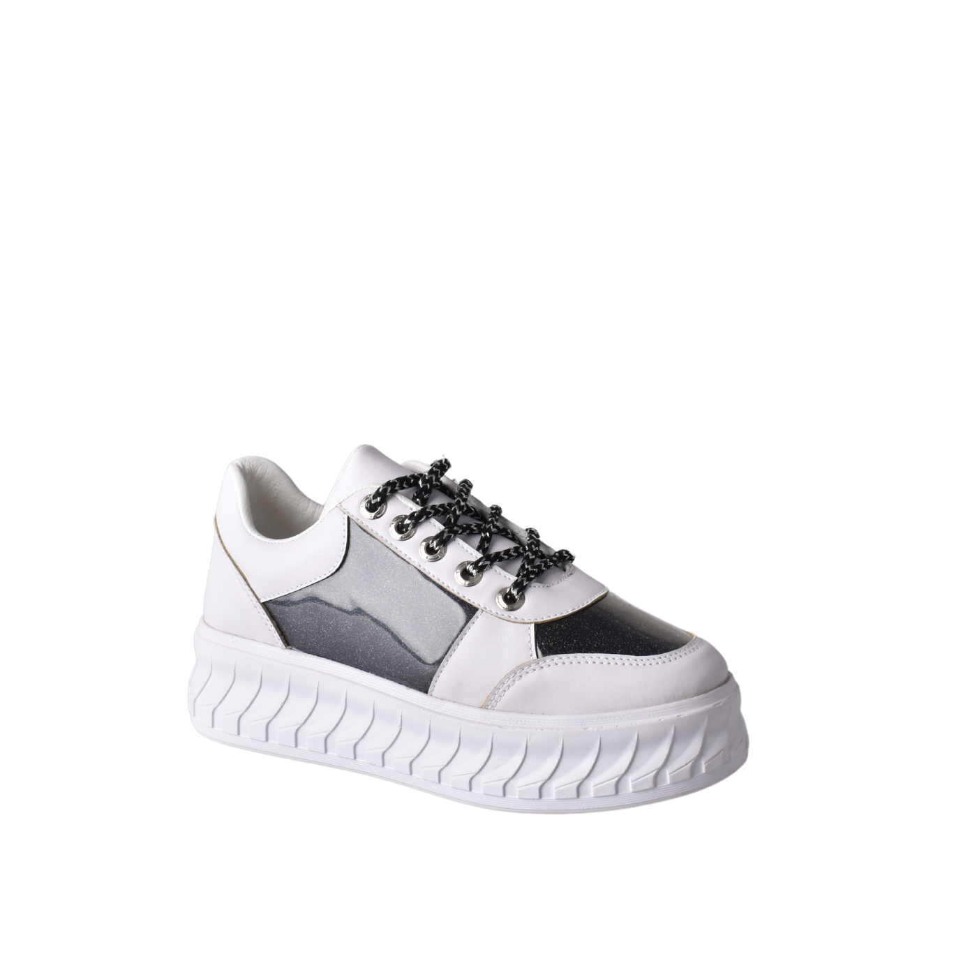 Fashionable Sneaker with Trims