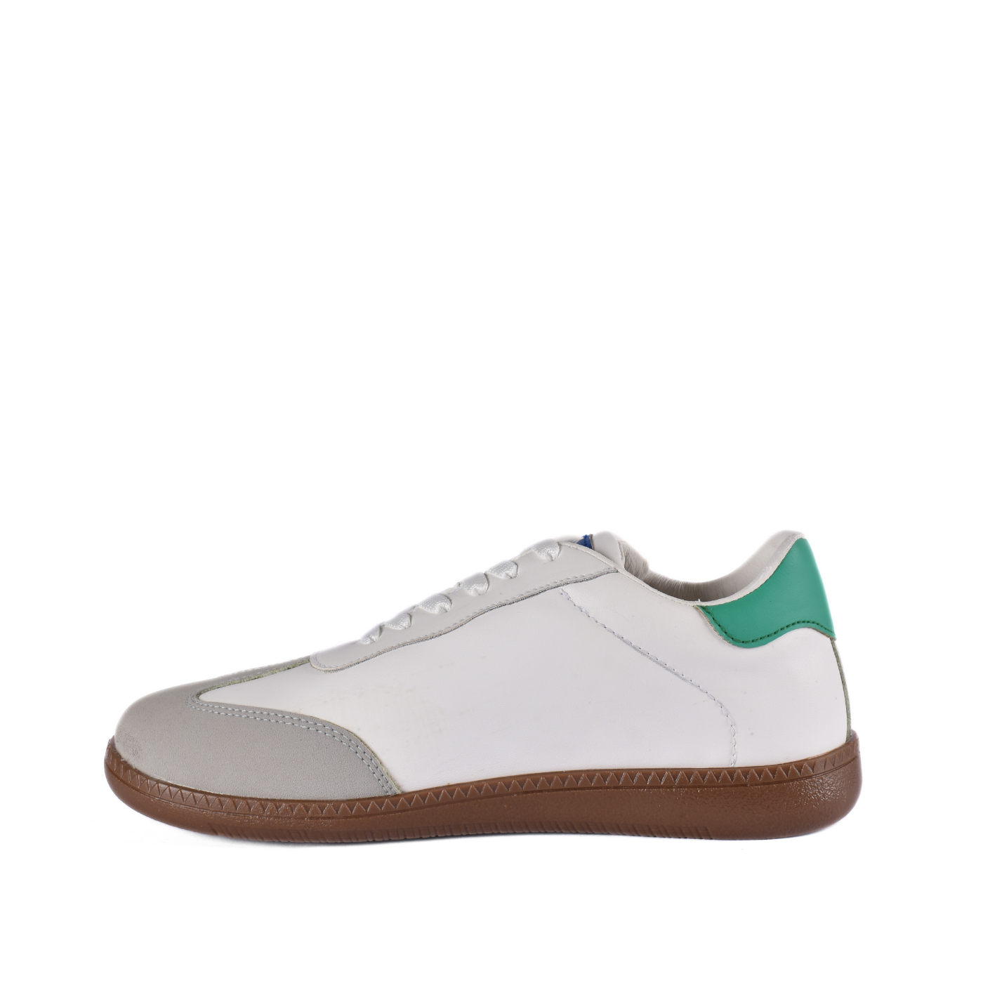 Fashionable Sneaker with Trims