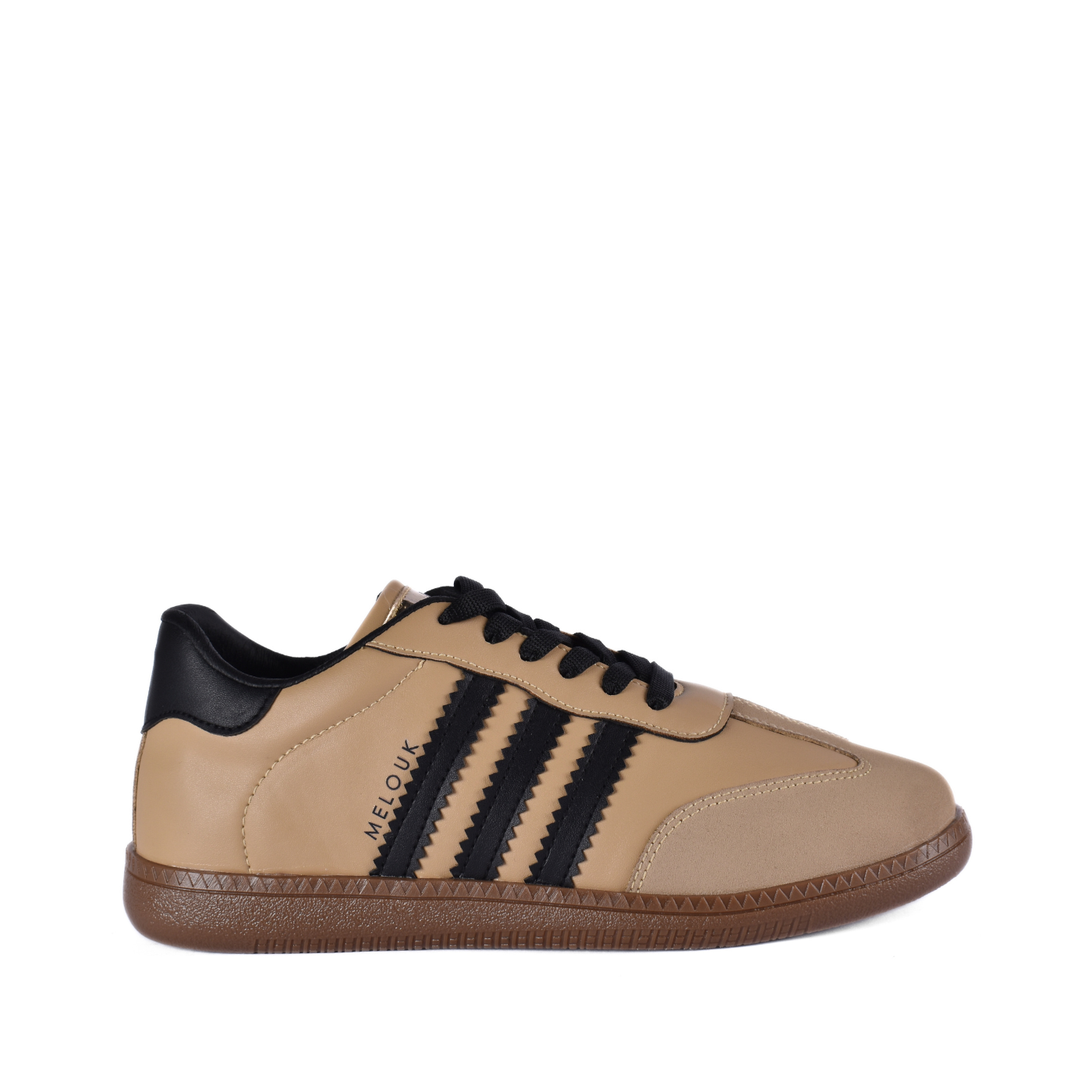 Fashionable Sneaker with Trims