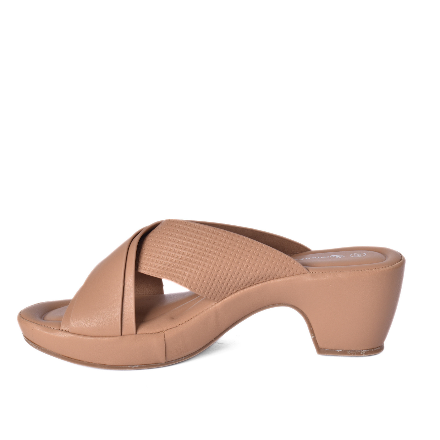 Practical and Comfortable Slippers for Everyday Outings