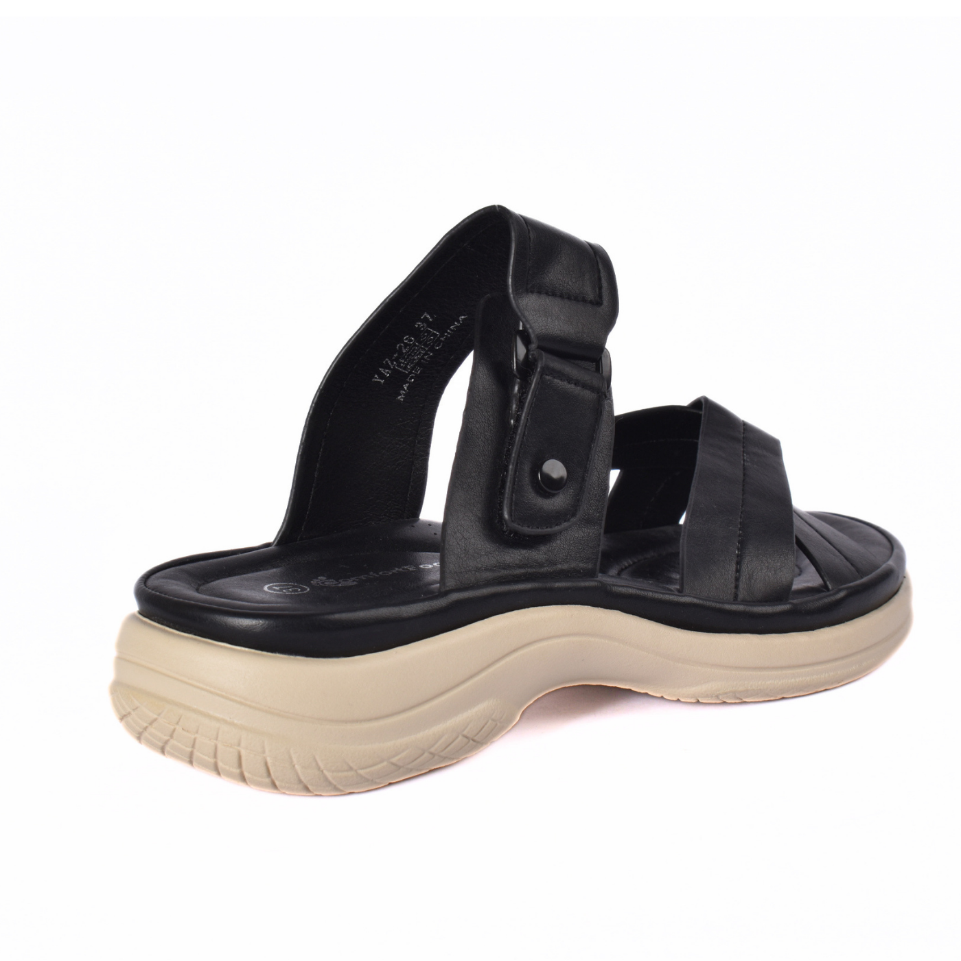 Stylish Outdoor Slippers That Combine Comfort