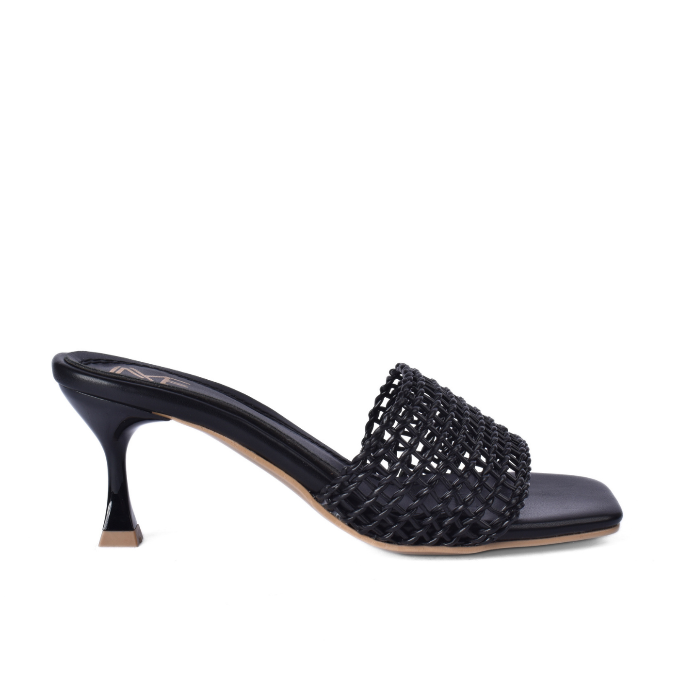 Heeled slippers, combining elegance and comfort