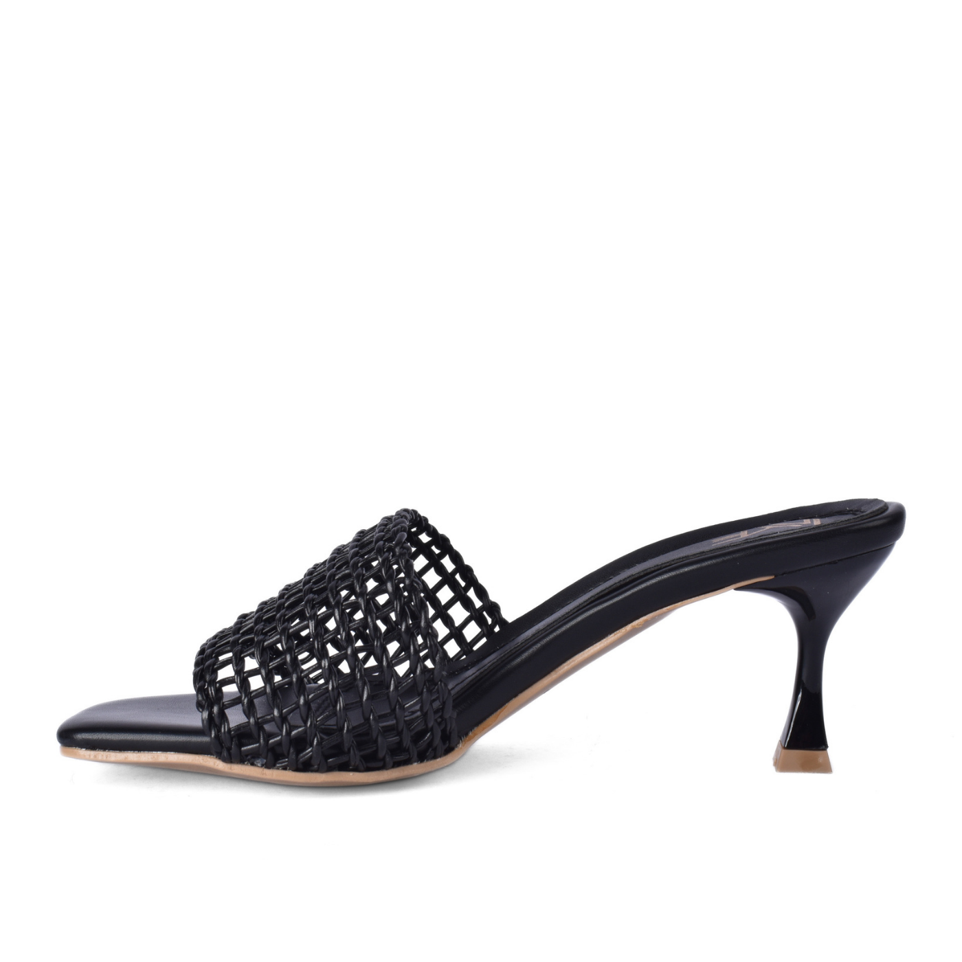 Heeled slippers, combining elegance and comfort