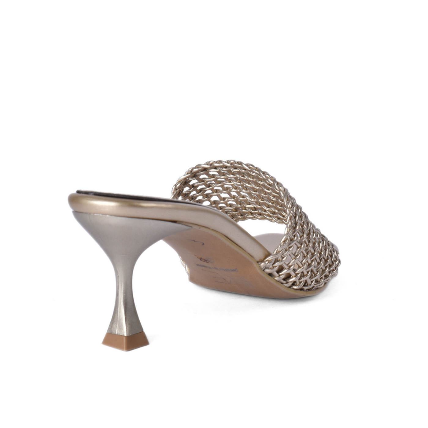 Heeled slippers, combining elegance and comfort