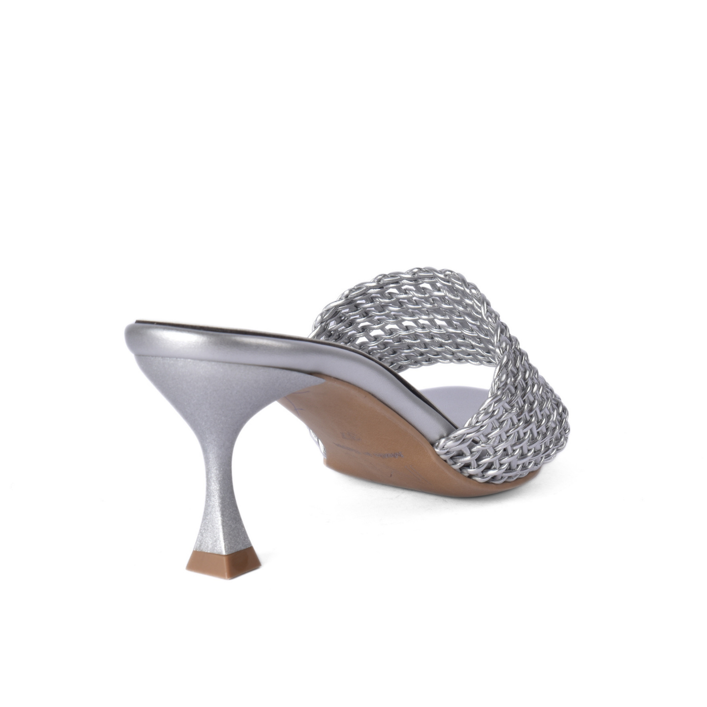 Heeled slippers, combining elegance and comfort