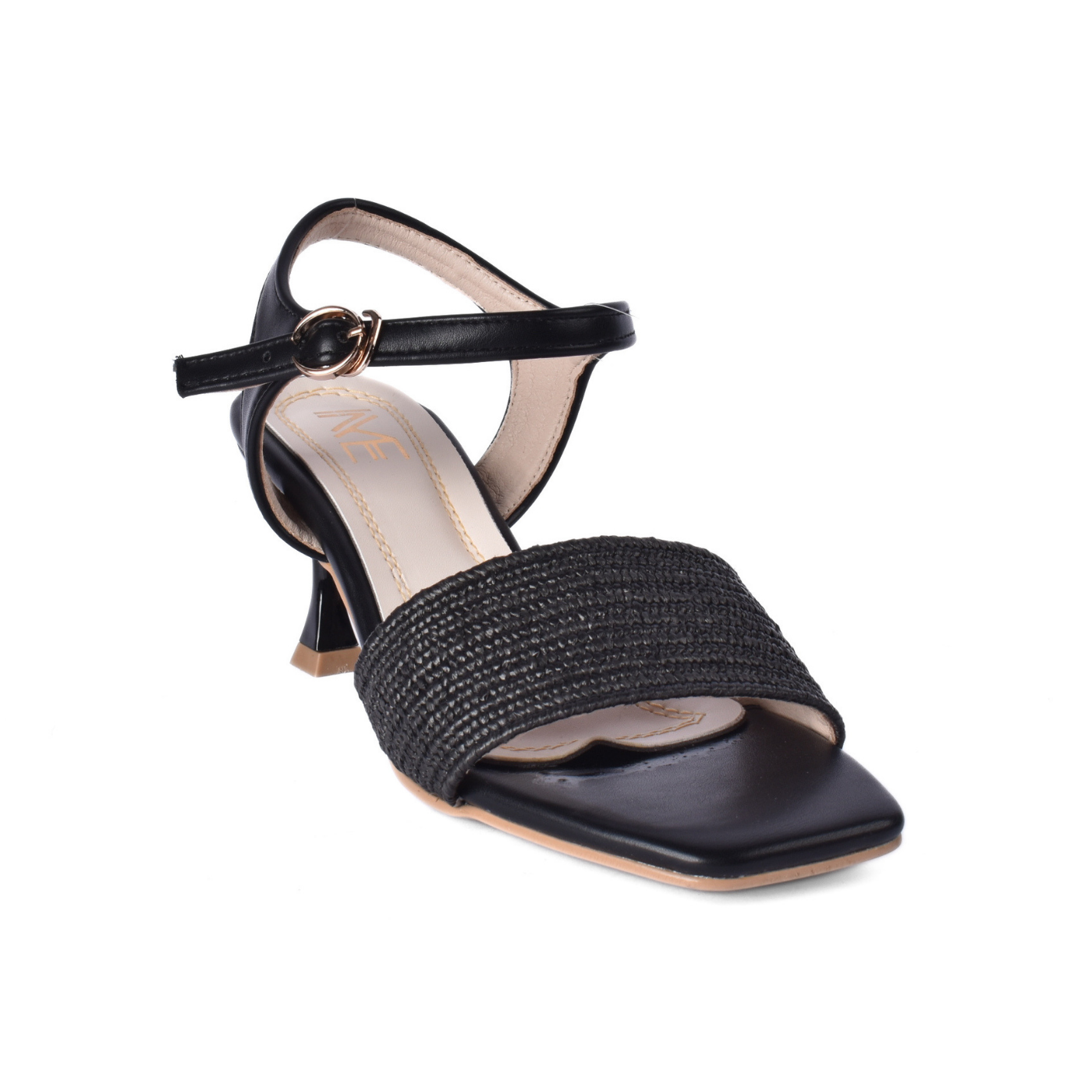 Stylish Sandals Enjoy an Elegant Look While Walking