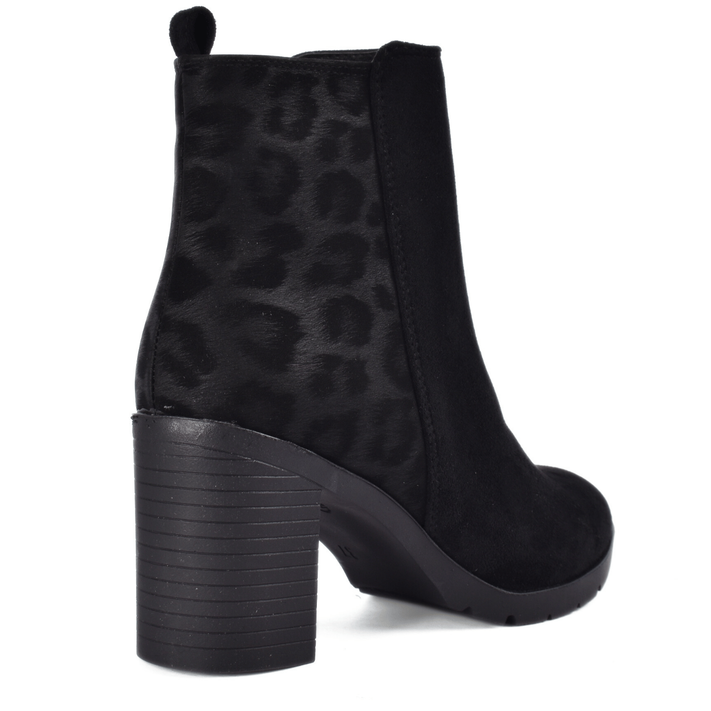Elegant Heeled Boots with Design Details
