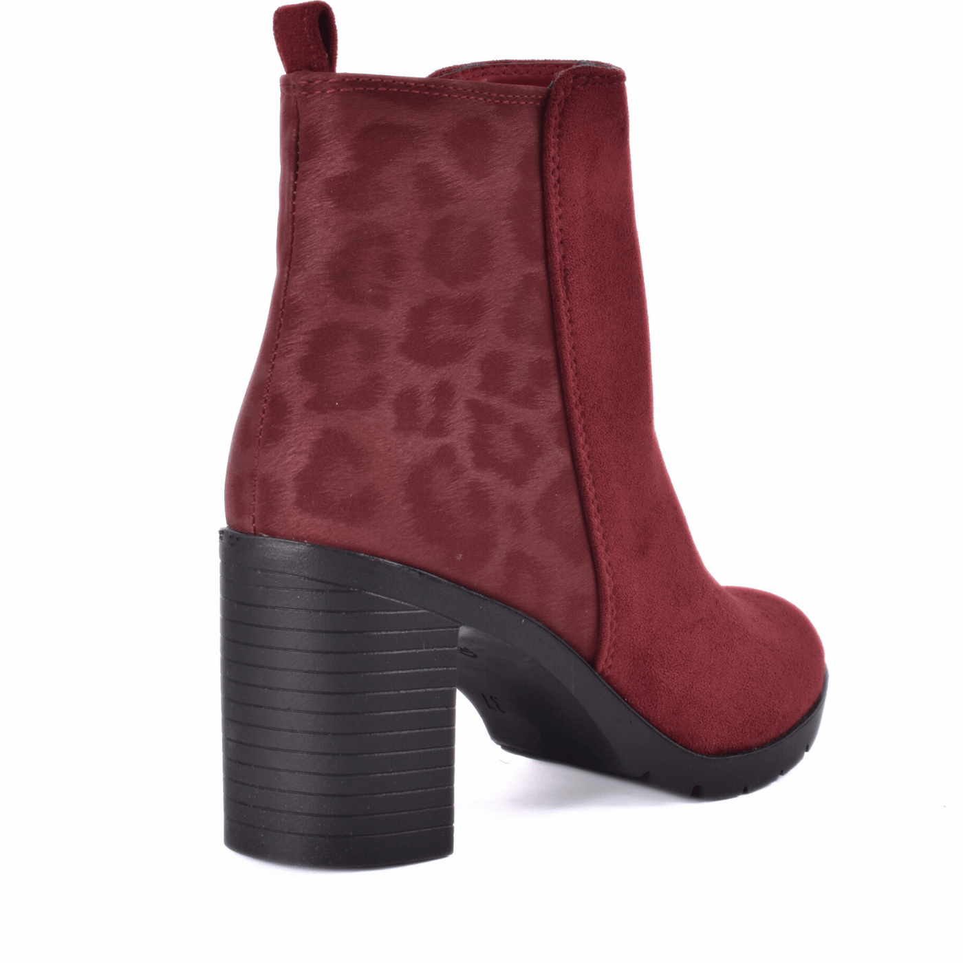 Elegant Heeled Boots with Design Details