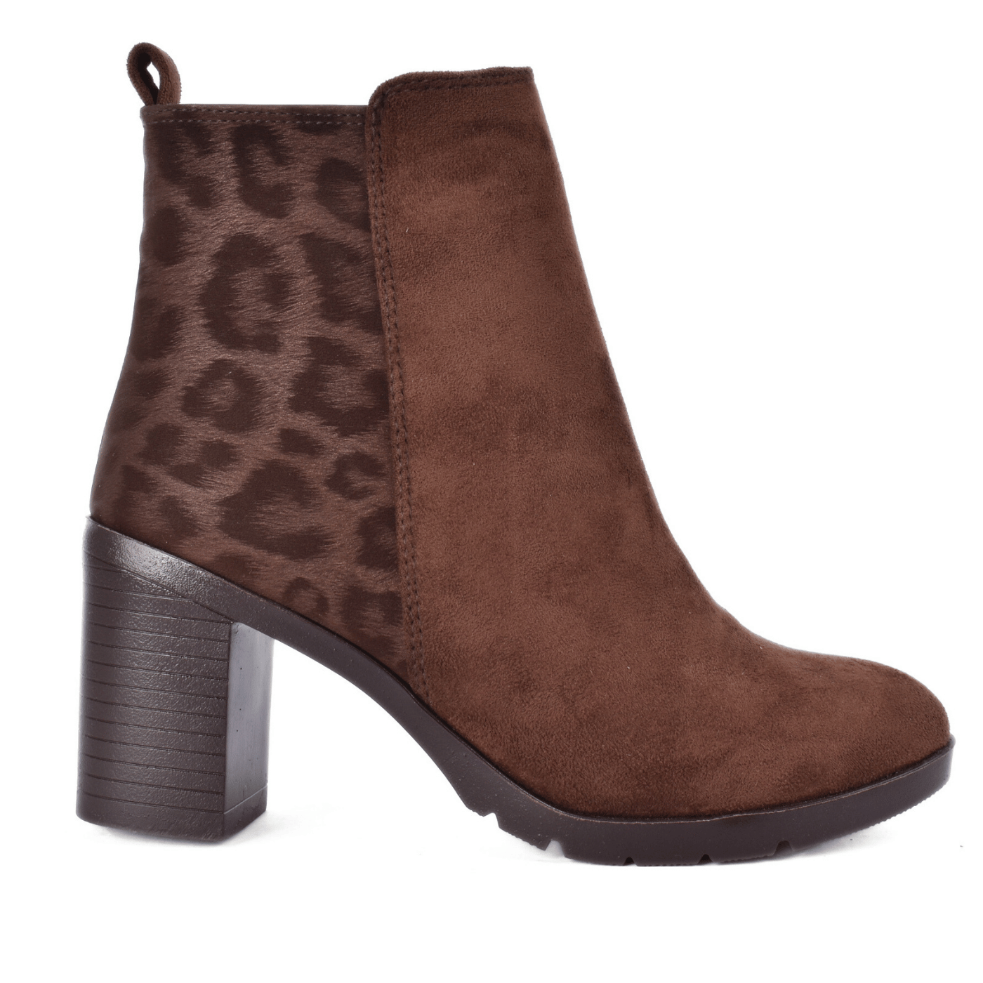 Elegant Heeled Boots with Design Details