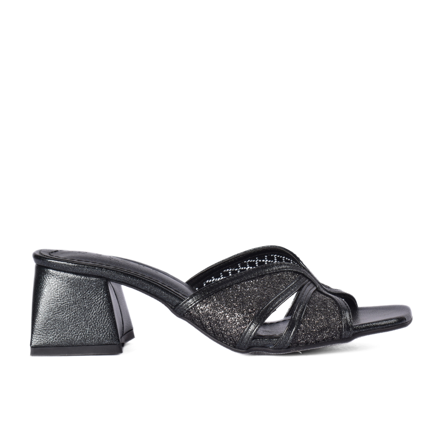 Women's slippers with a modern heel