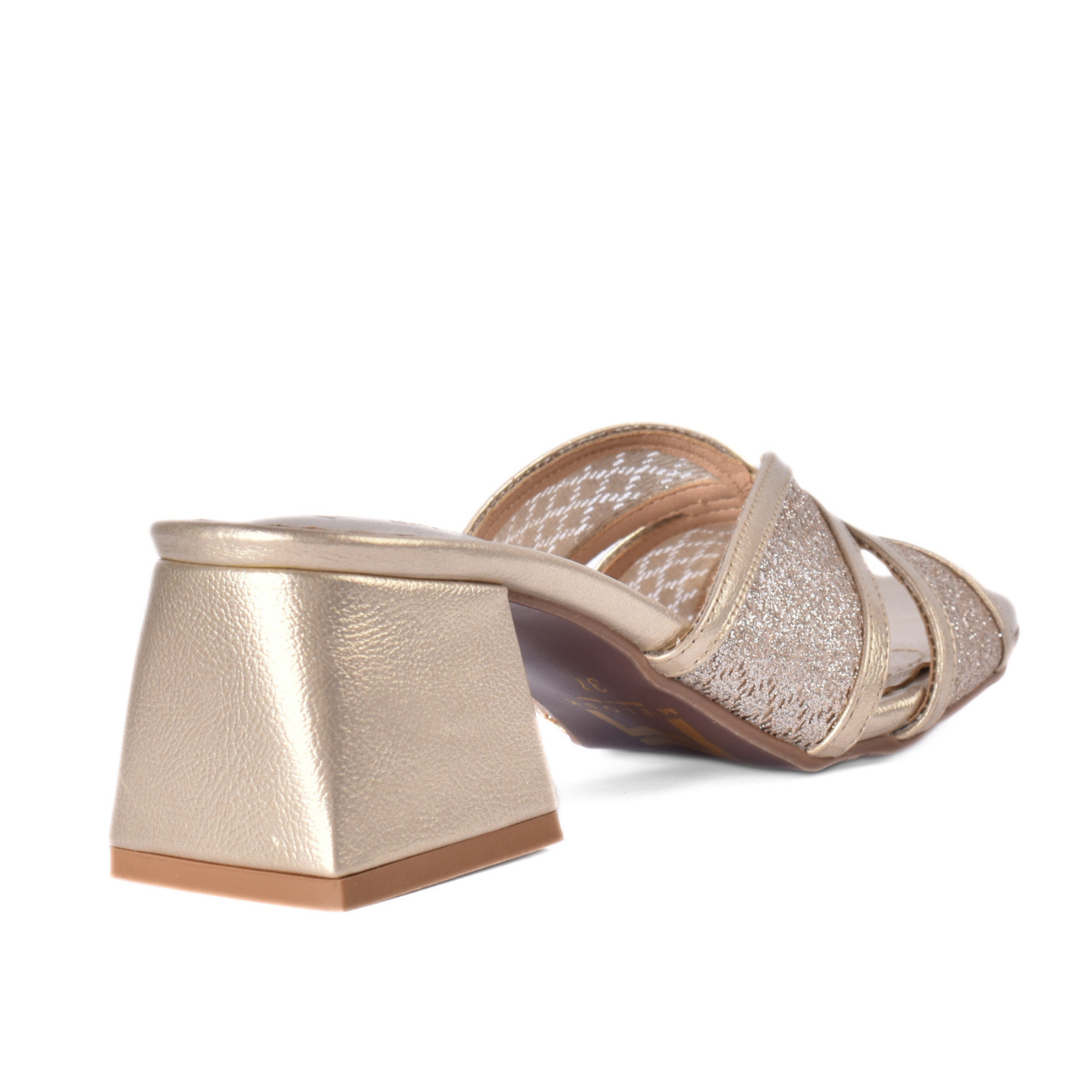 Women's slippers with a modern heel