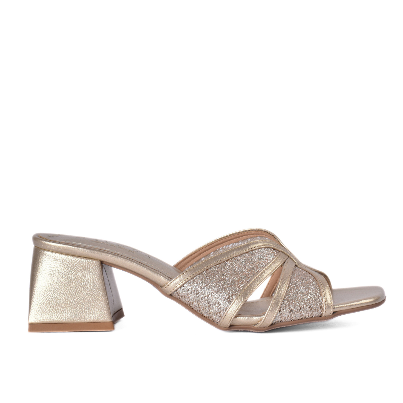 Women's slippers with a modern heel