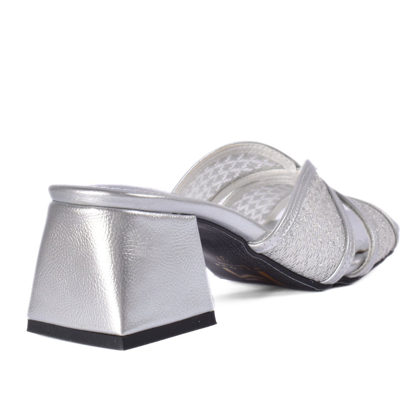 Women's slippers with a modern heel