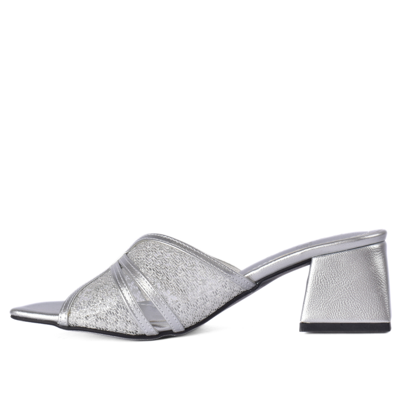 Women's slippers with a modern heel