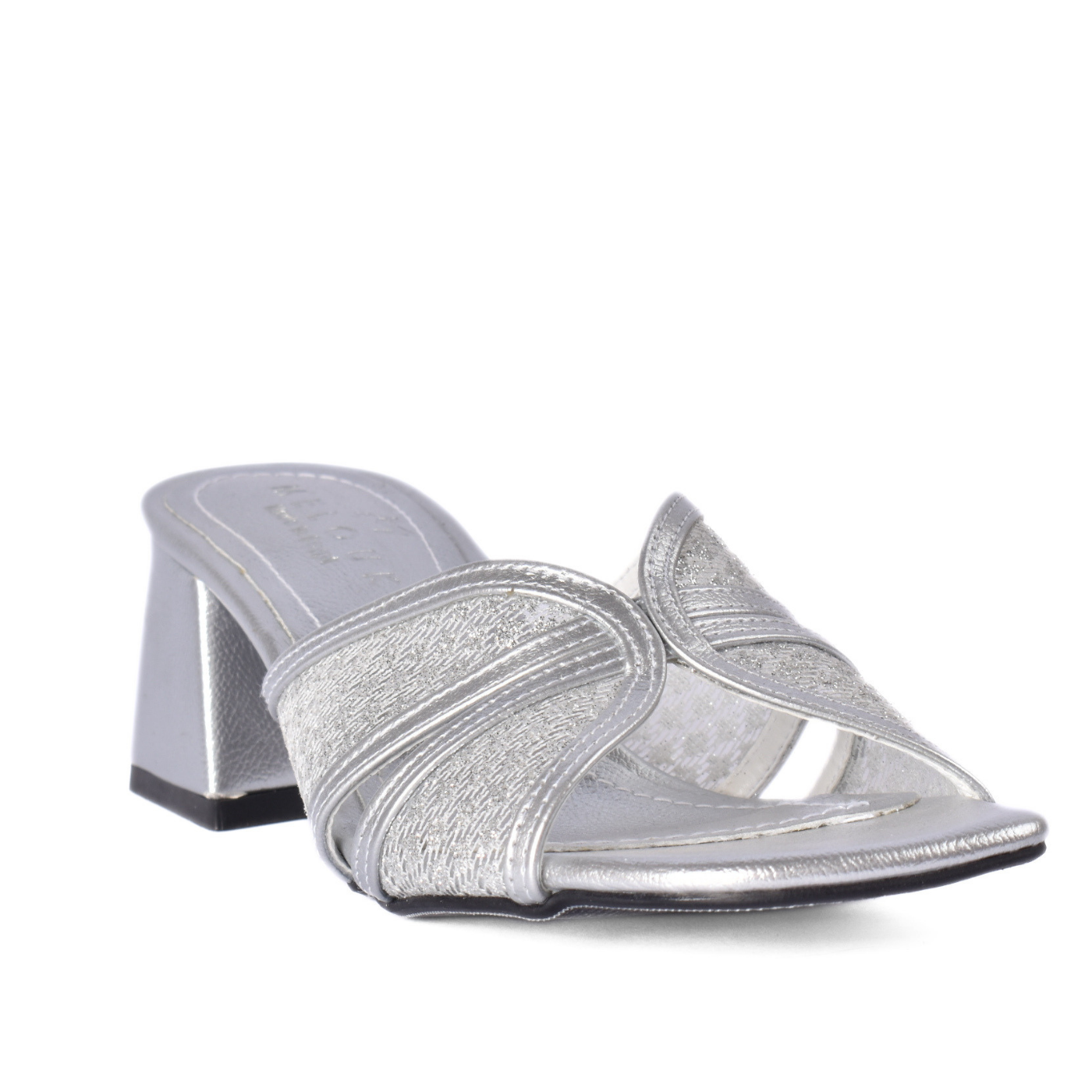 Women's slippers with a modern heel
