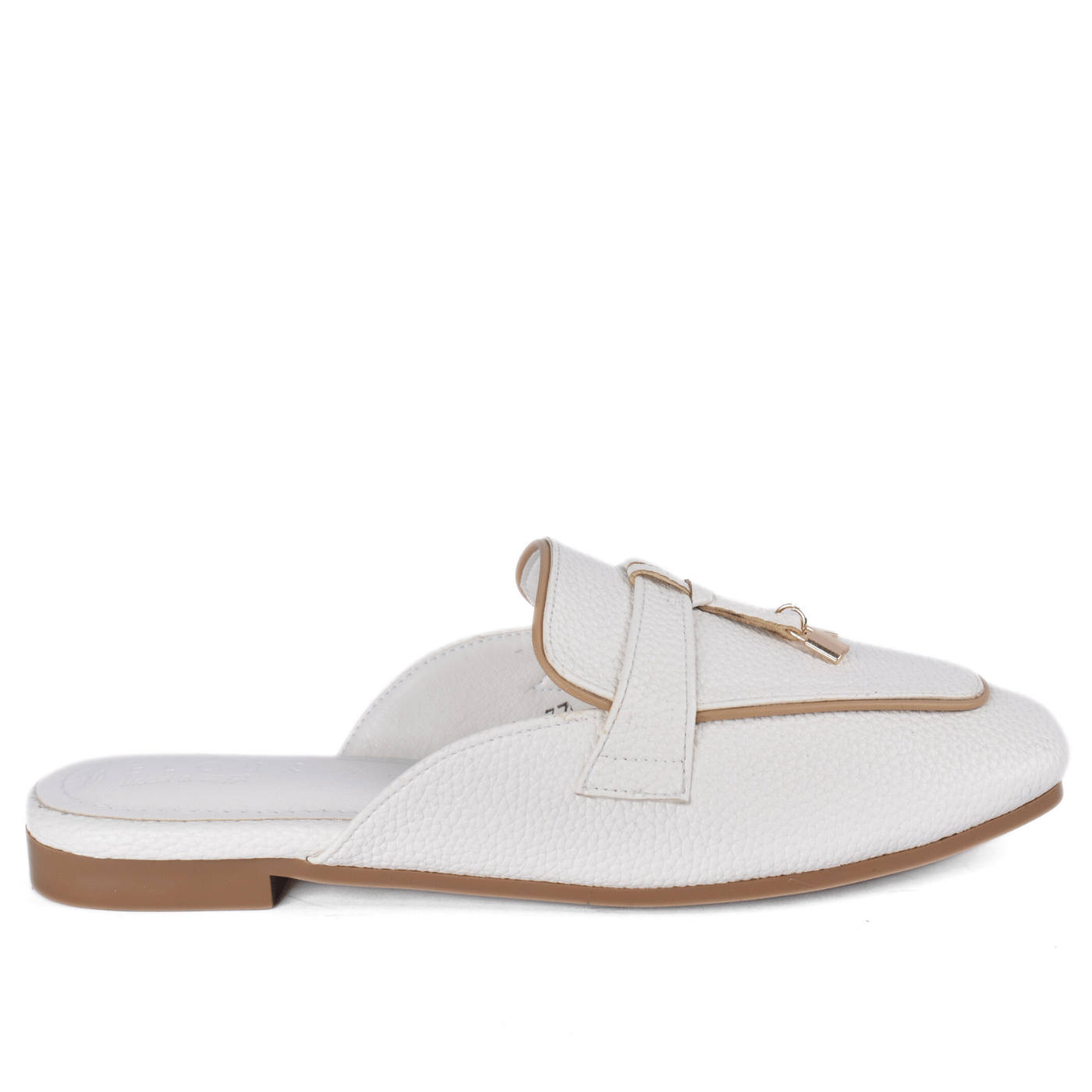 Flat soap with details