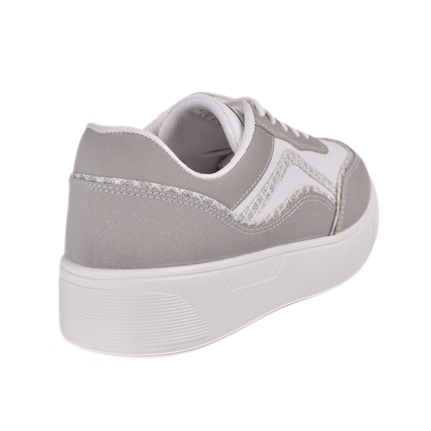 Simple Everyday Sneakers with Details Melouk