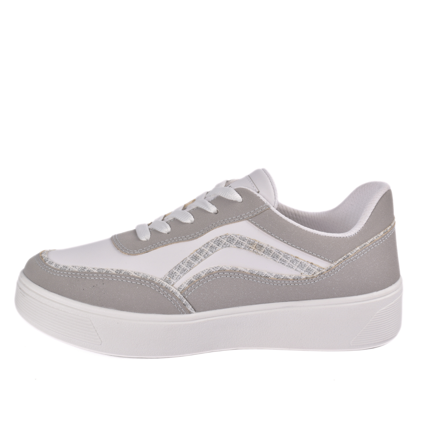 Simple Everyday Sneakers with Details Melouk