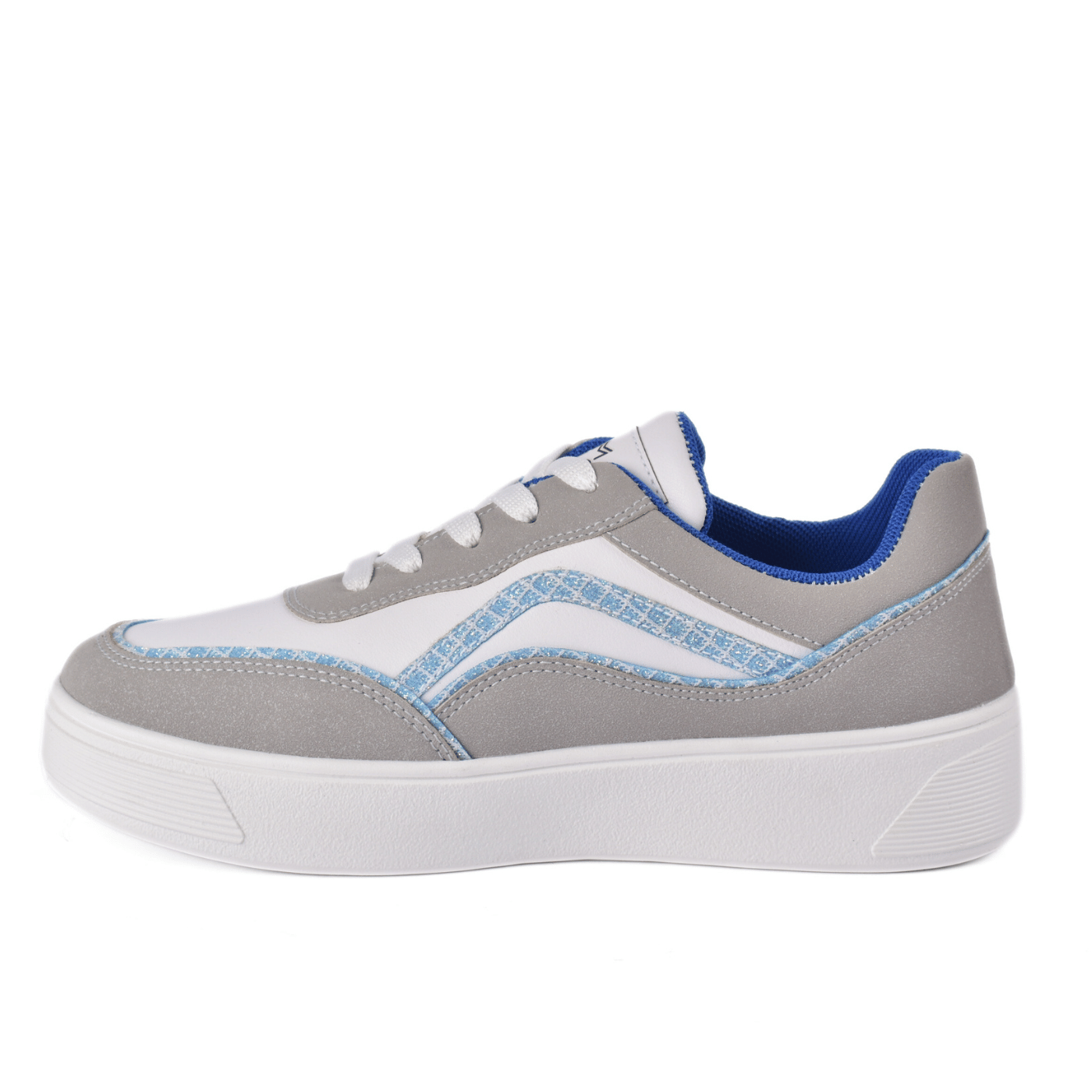 Simple Everyday Sneakers with Details Melouk