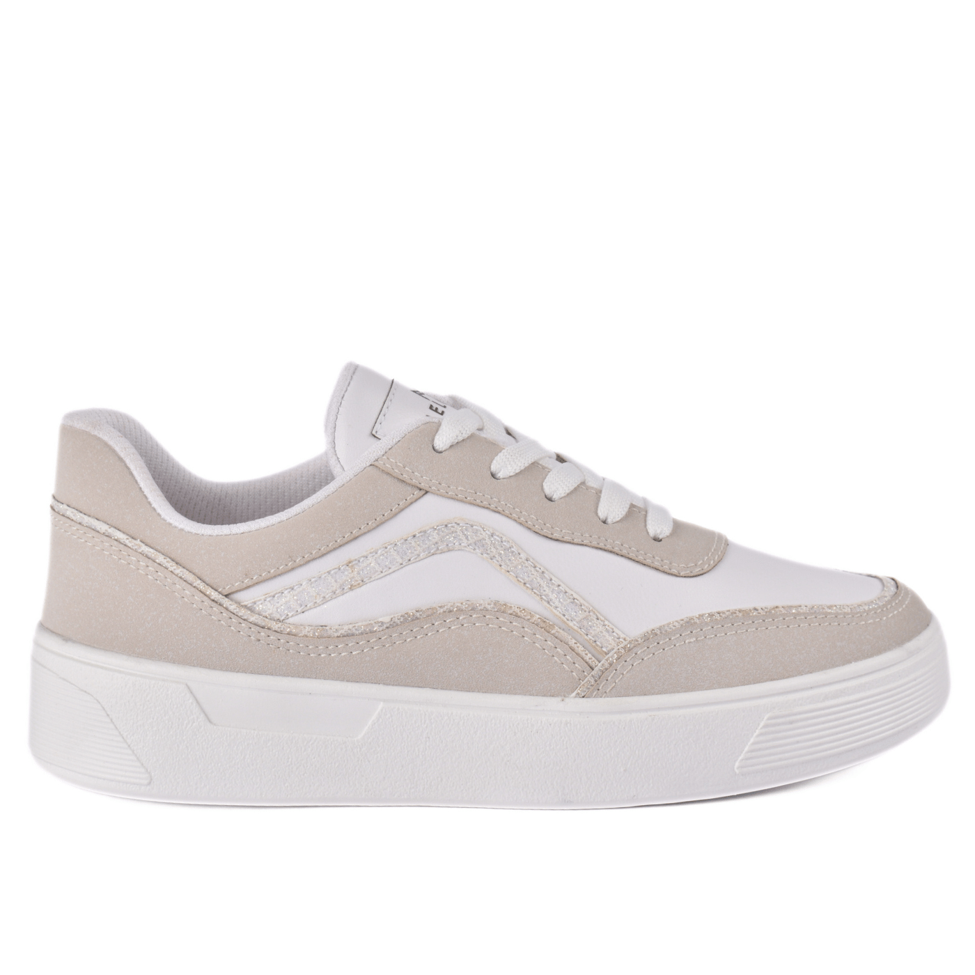 Simple Everyday Sneakers with Details Melouk