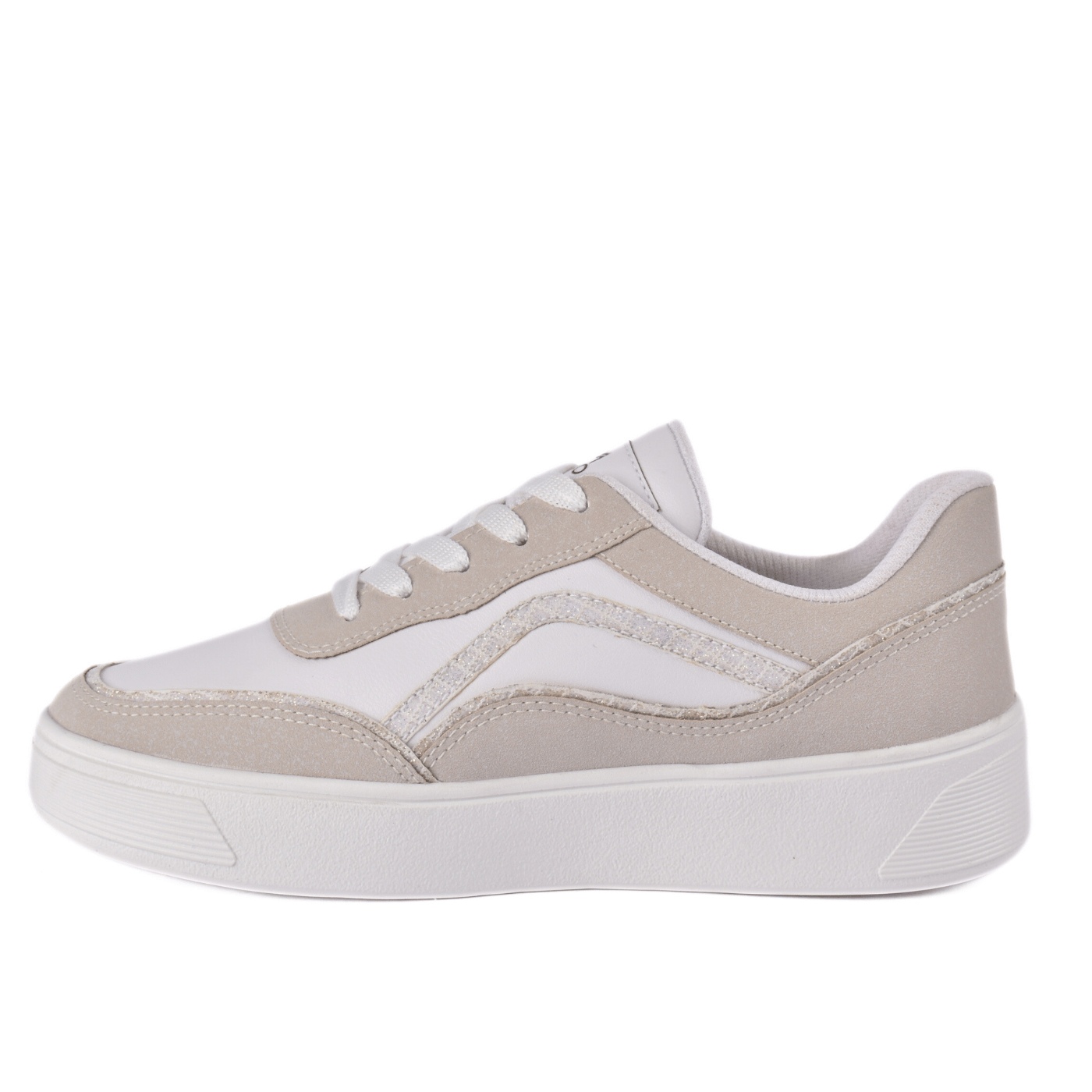Simple Everyday Sneakers with Details Melouk