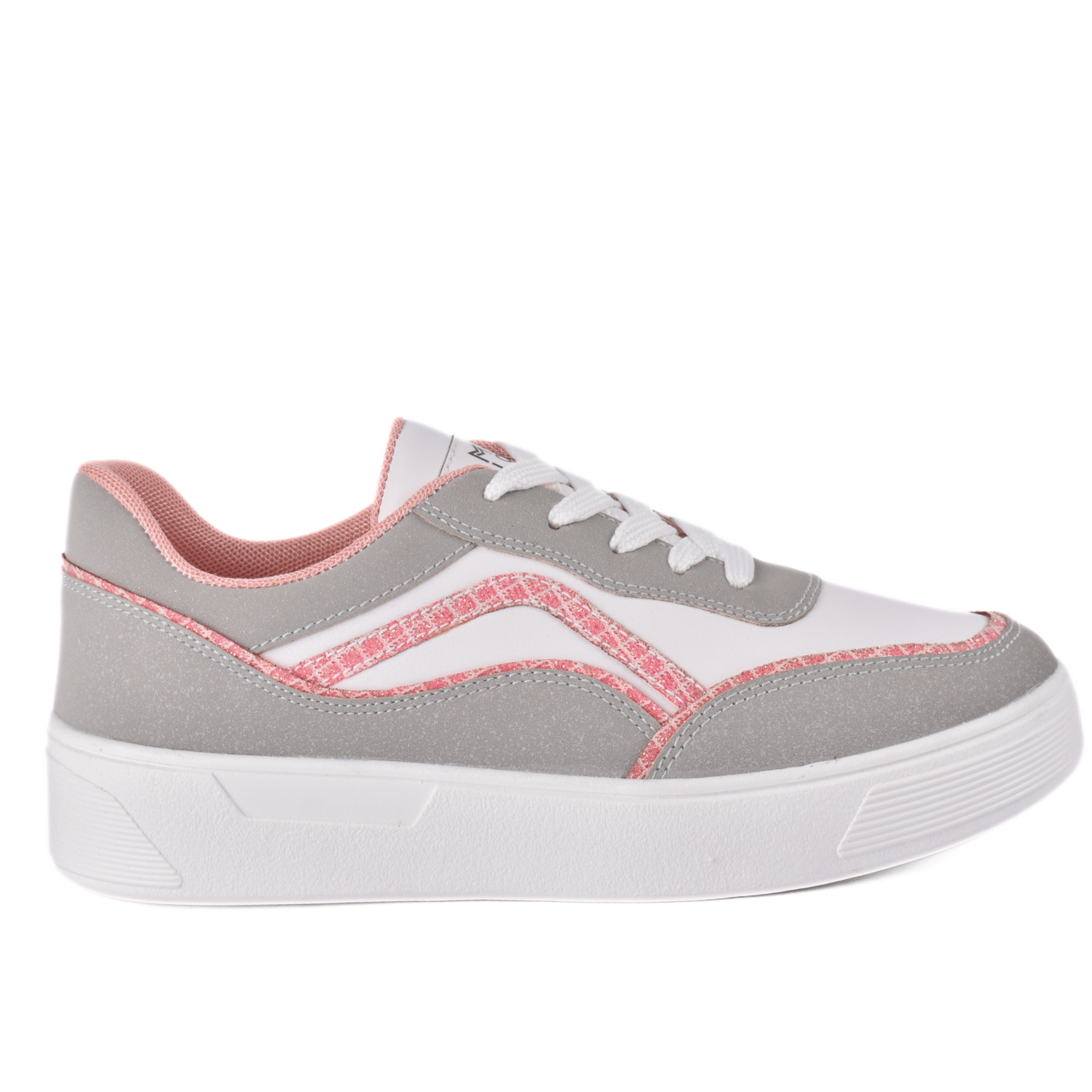 Simple Everyday Sneakers with Details Melouk