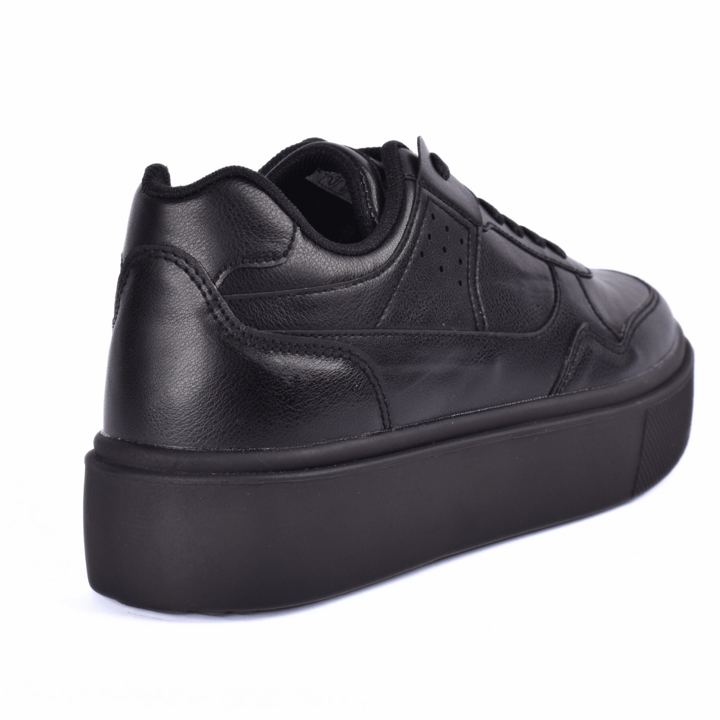 Fashionable Sneaker With Trims