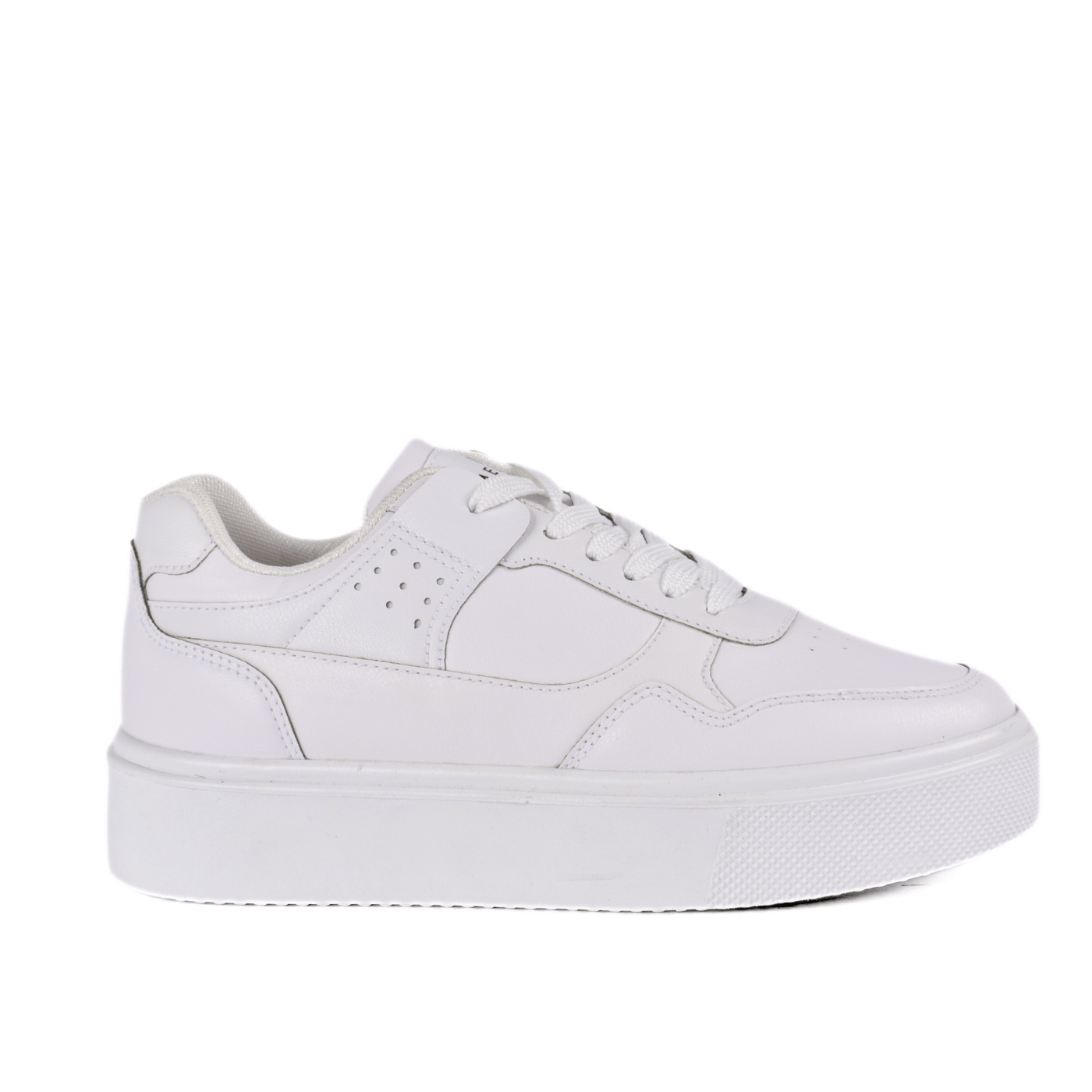 Fashionable Sneaker With Trims