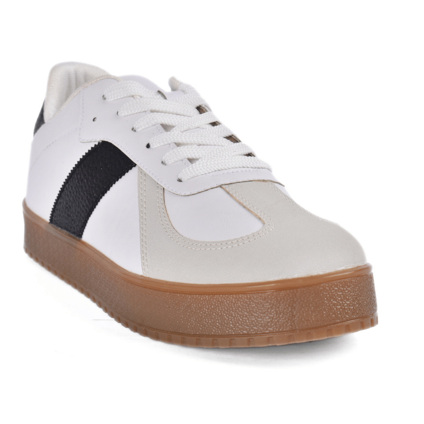 Fashionable Sneaker With Trims