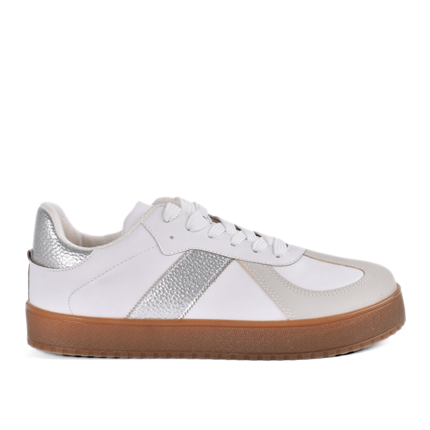 Fashionable Sneaker With Trims