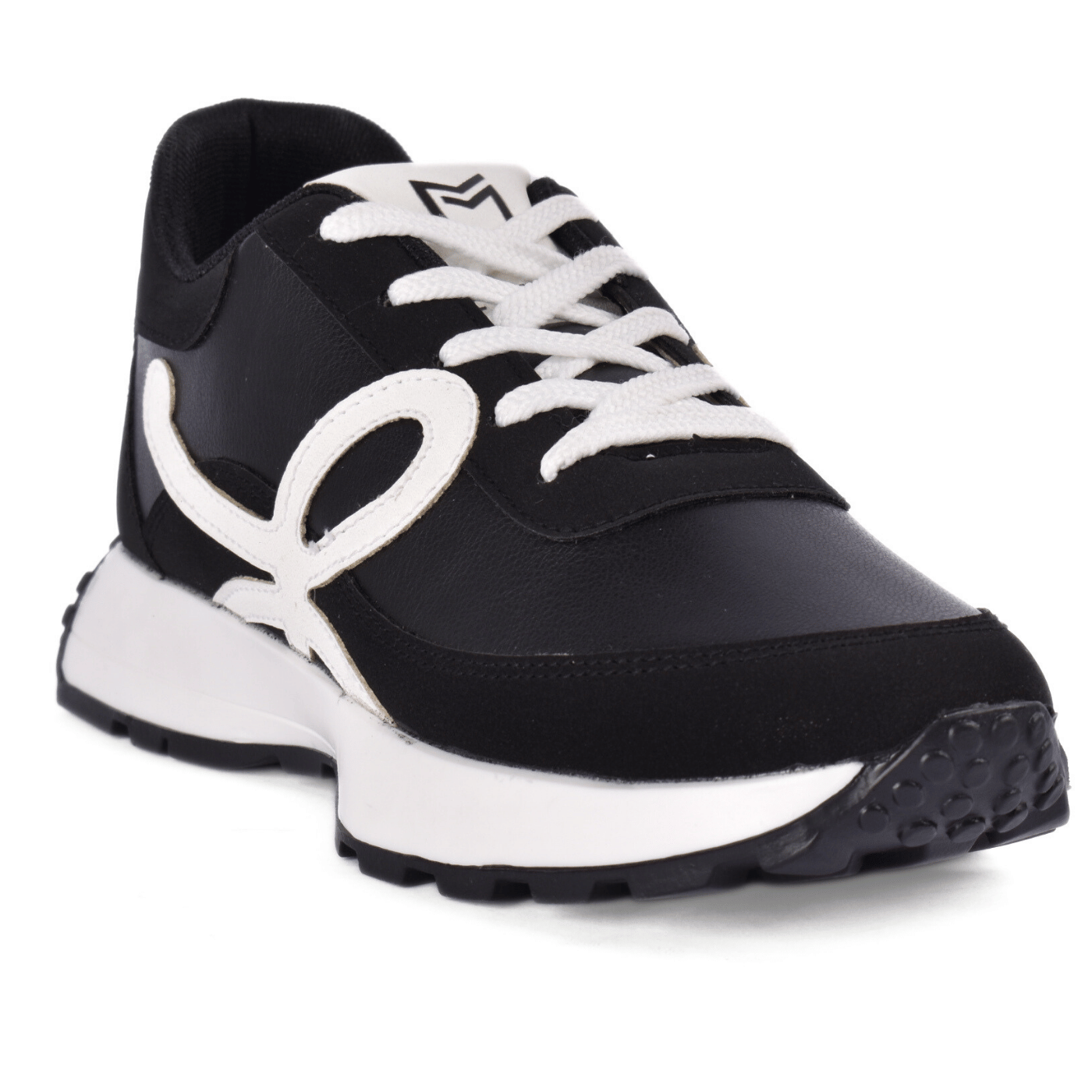 Fashionable Sneaker With Trims