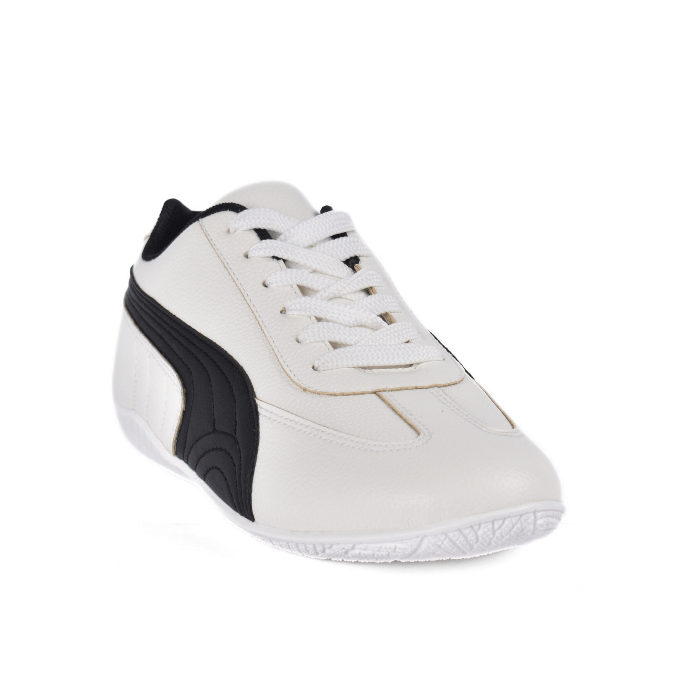 Fashionable Sneaker With Trims