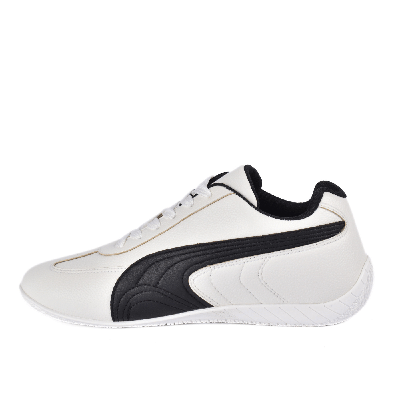 Fashionable Sneaker With Trims