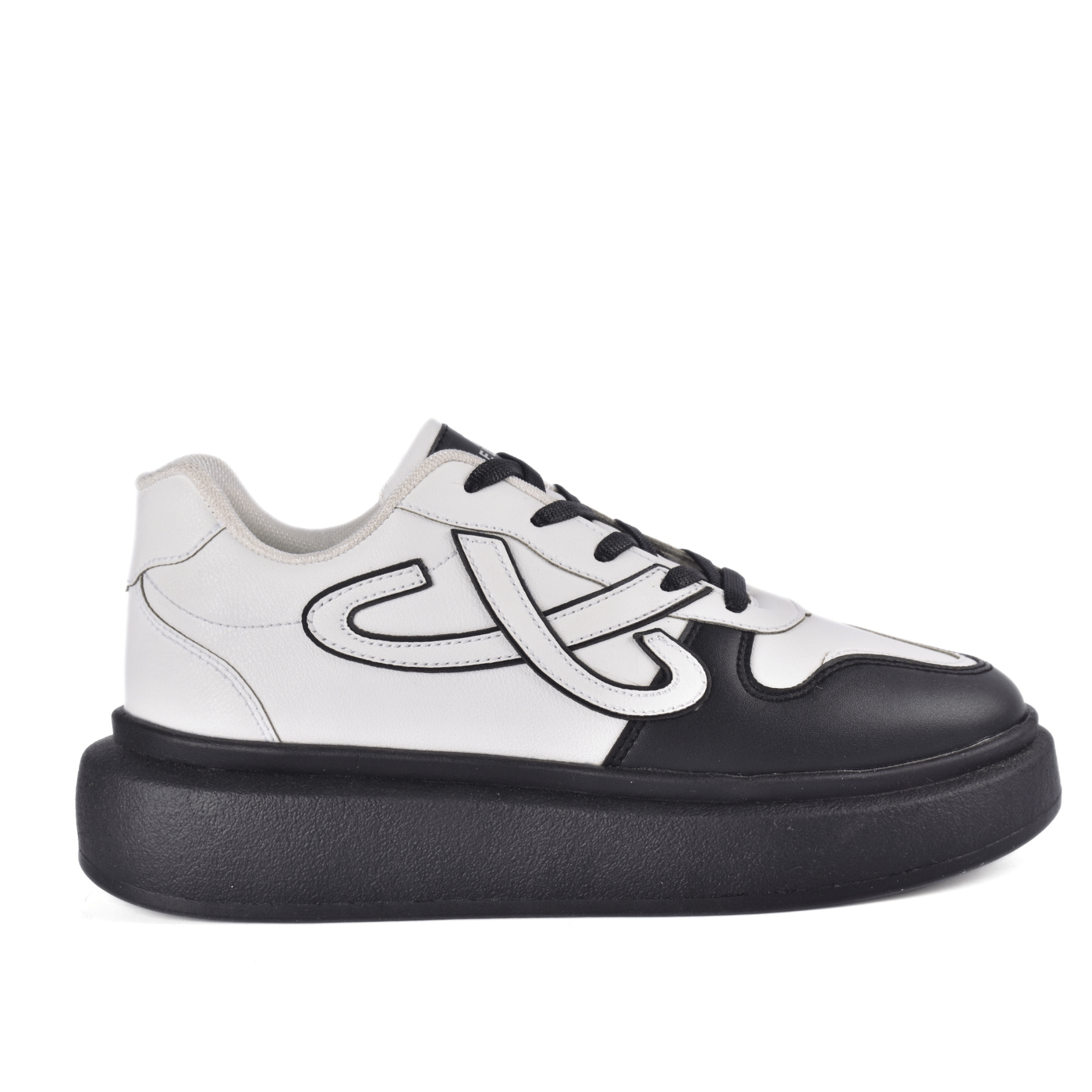 Bold Design Casual Sneakers