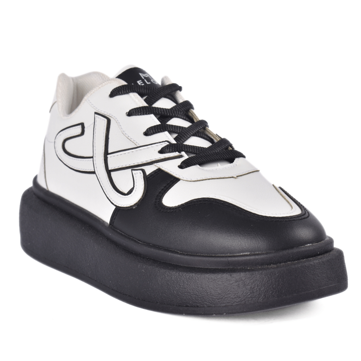 Bold Design Casual Sneakers