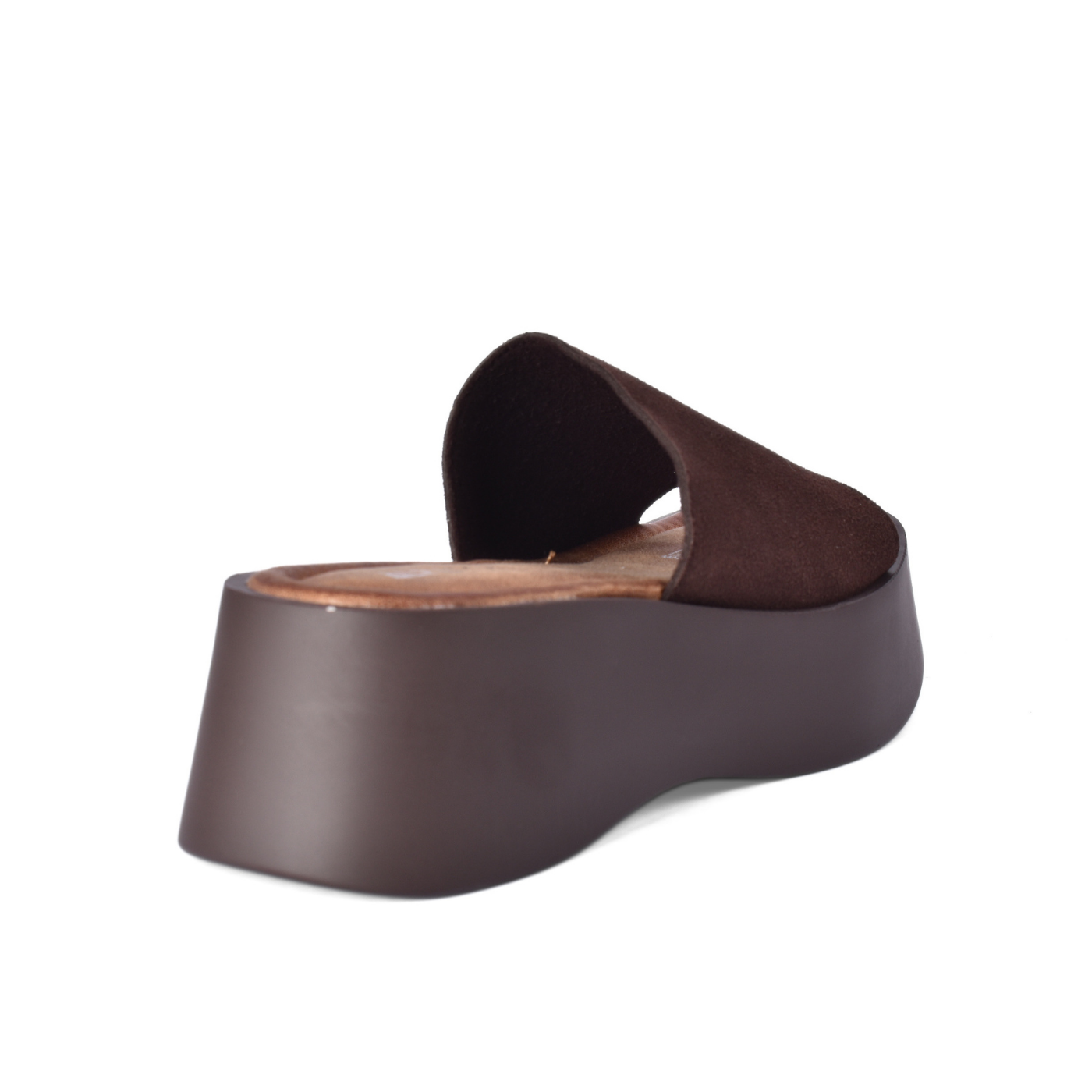 Stylish and easy-to-wear slippers